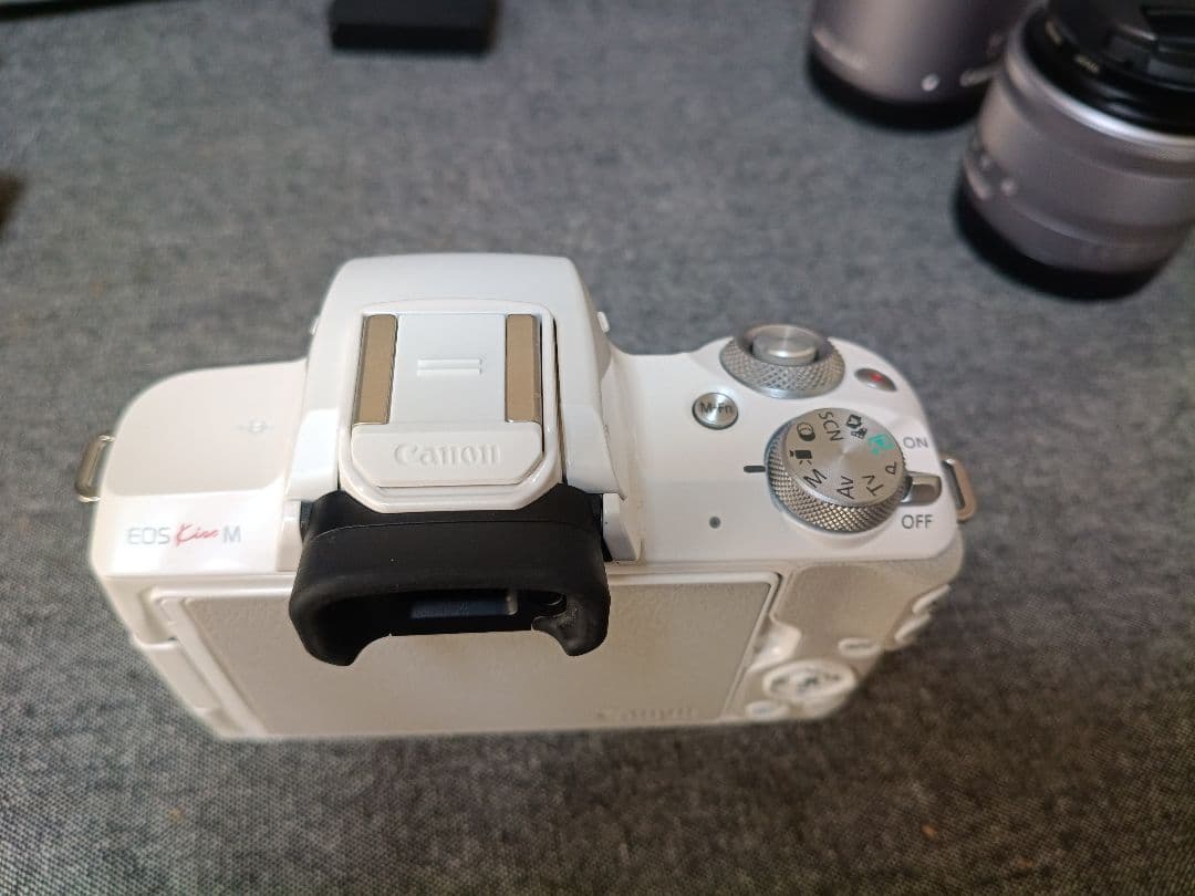 Canon EOS ミラーレス一眼 ホワイト