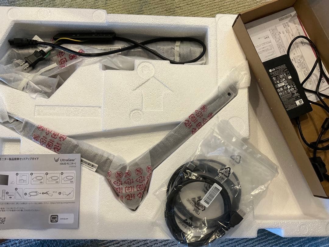 LG UltraGear 27GR95qE26.5インチゲーミングモニタ有機EL