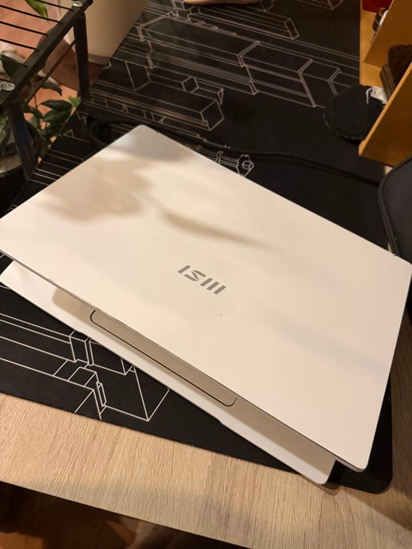 MSI ノートPC prestige14 A11SC クリエイター　ゲーミング