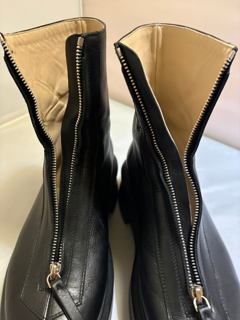 ザロウジッパー付き ブラック 厚底 ショートブーツ