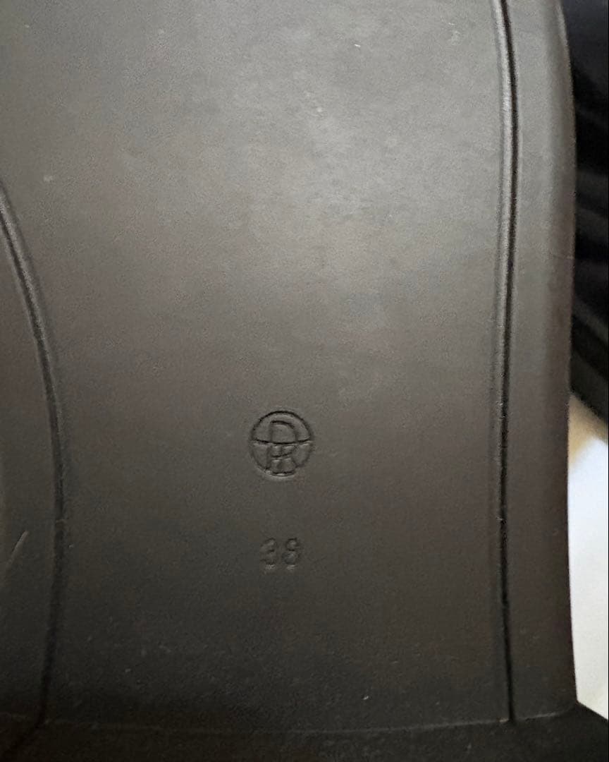 ザロウジッパー付き ブラック 厚底 ショートブーツ