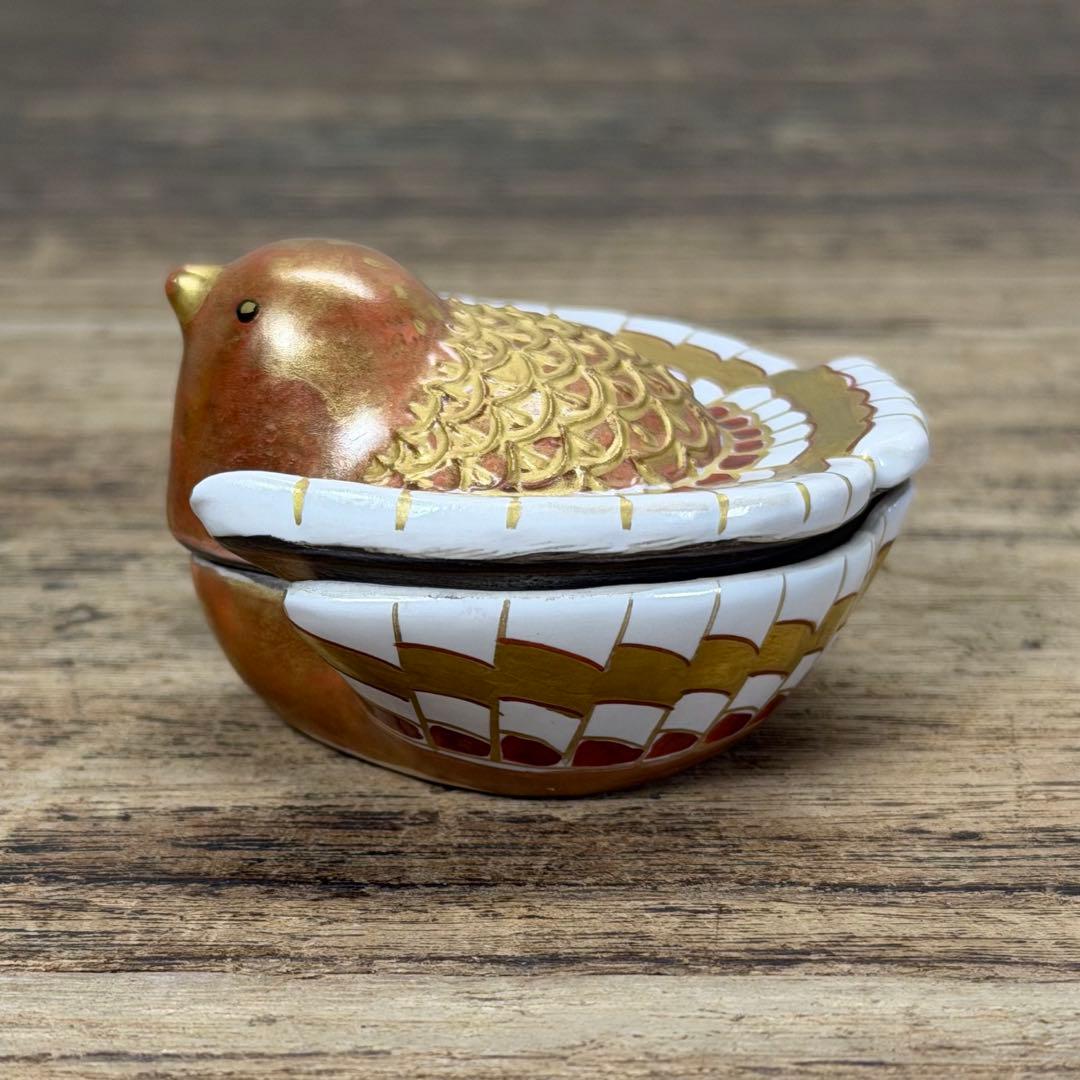 a800 送料込 御室窯 金彩 内銀 福良雀 香合 在銘 共箱 茶道具