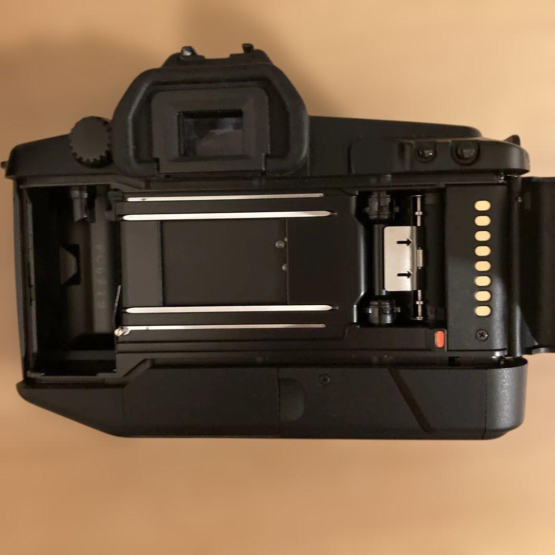 Canon EOS 620.フィルム一眼レフカメラ、レンズ.フィルター. ライト