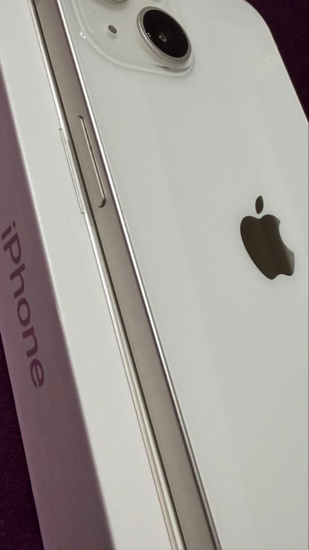 iPhone 13 256GB スターライト SIMフリー 美品｜箱・ケーブル付