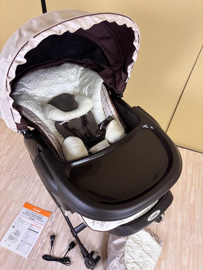 除菌洗浄済　☆美品☆　コンビ　ネムリラ　オートスウィング　プレミアム　完品