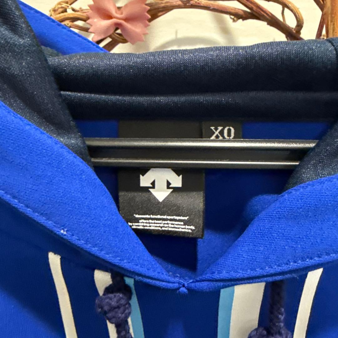 横浜DeNAベイスターズ　青いストライプデザインフード付きジャケット