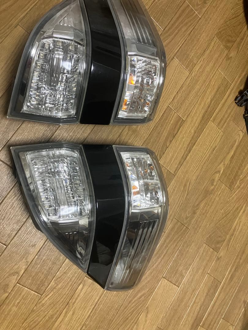 20ヴェルファイアテールランプ