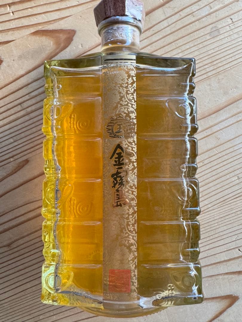 〈玉〉金霧島　霧島酒造　900ml スピリッツ　箱あり
