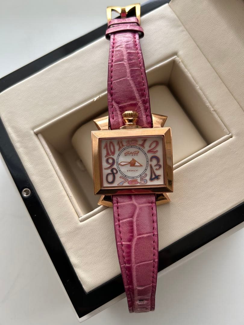 ガガミラノナポレオーネ 腕時計 ゴールドフレーム