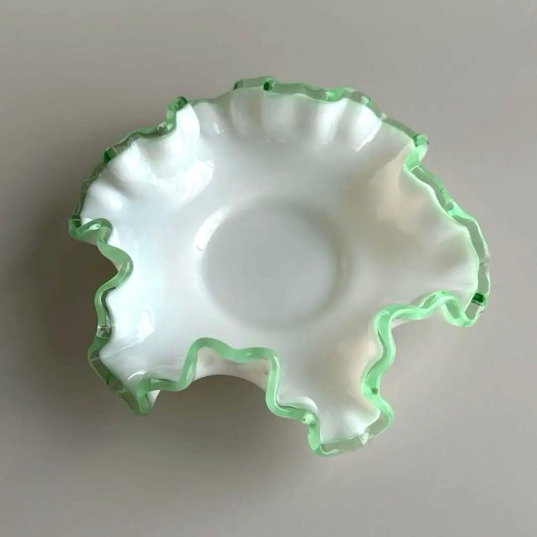 希少　fenton エメラルド　クレスト　アメリカ　ビンテージ　ミルクグラス