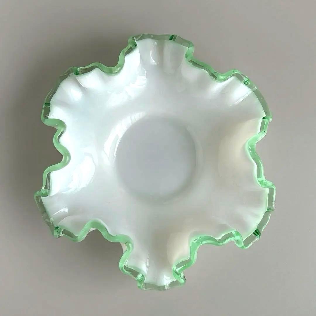 希少　fenton エメラルド　クレスト　アメリカ　ビンテージ　ミルクグラス