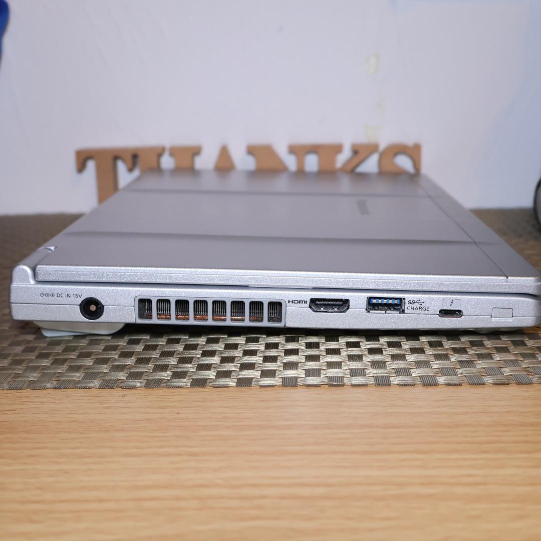 小型軽量！Win11公式対応8世代i7/メ8G/新品SSD/DVD/無線/カメラ