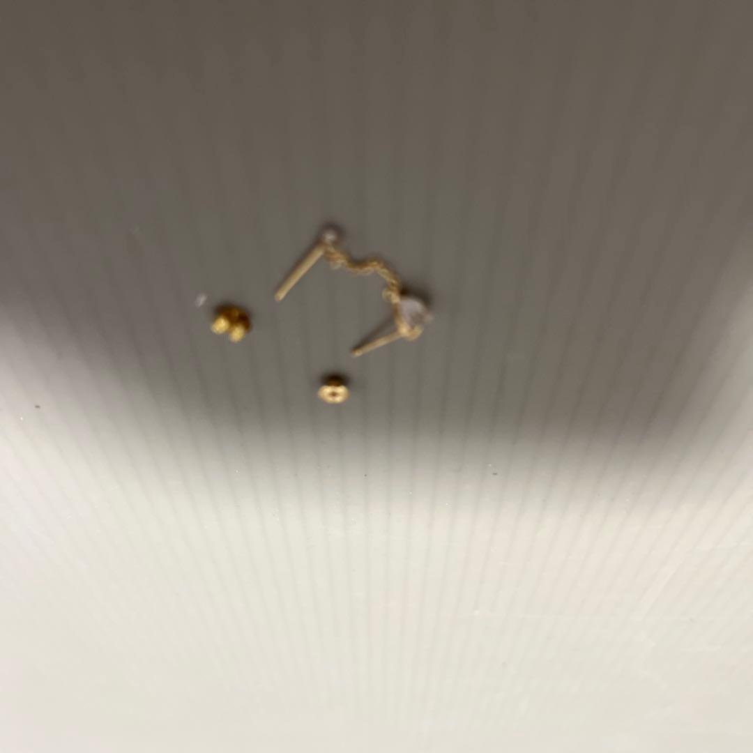 K18 片耳ピアス 穴2つ