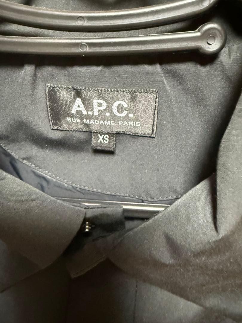 【人気商品】A.P.C. ブラック ナイロンジャケット