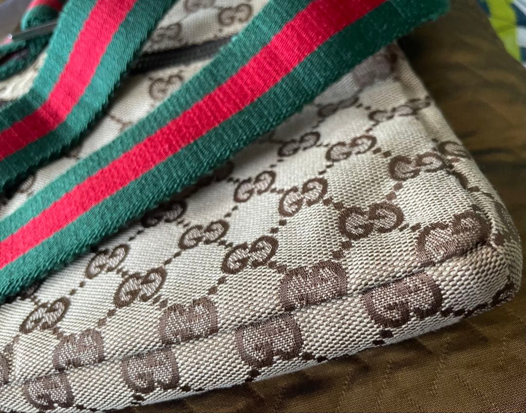 GUCCI ボディバッグ GG キャンバス シェリーライン