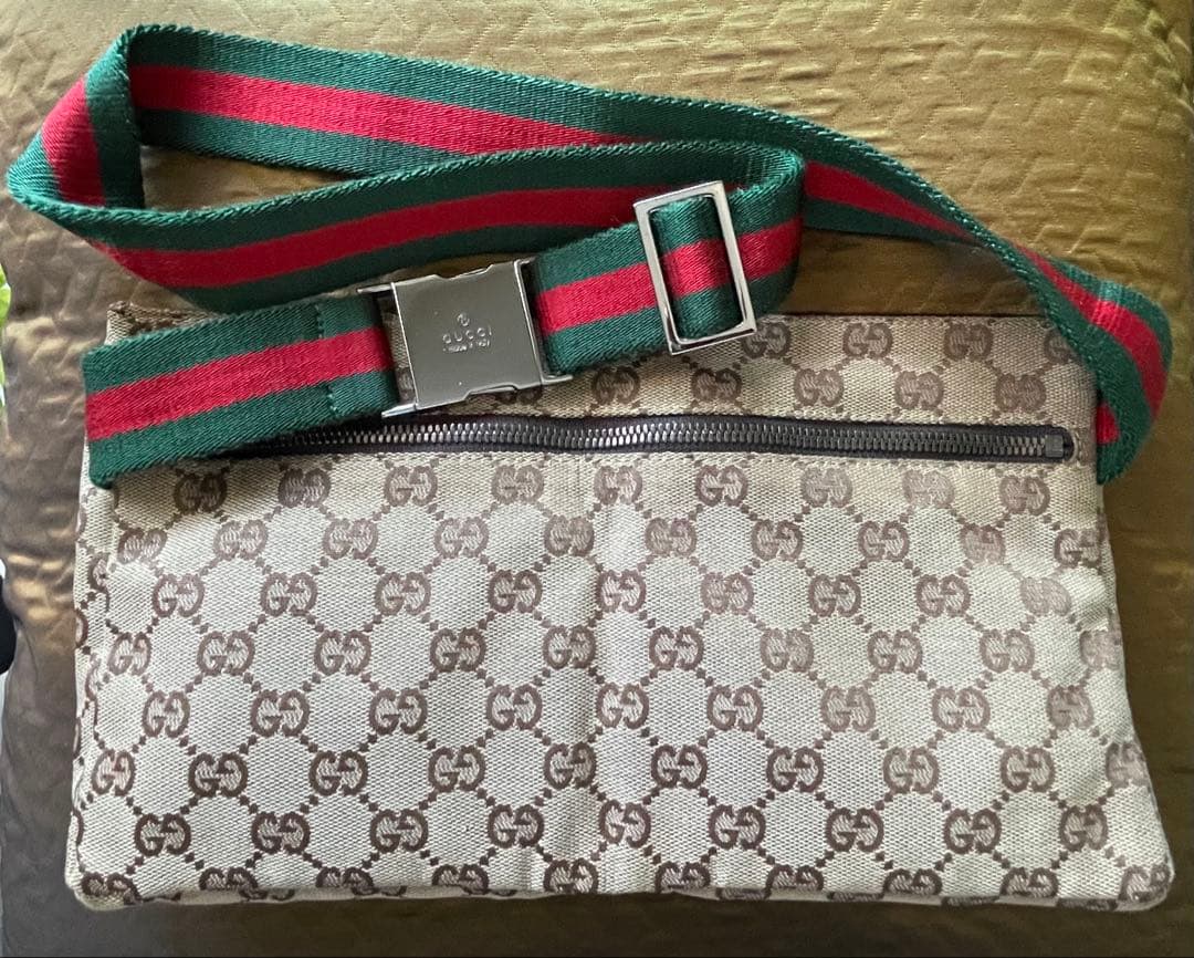 GUCCI ボディバッグ GG キャンバス シェリーライン