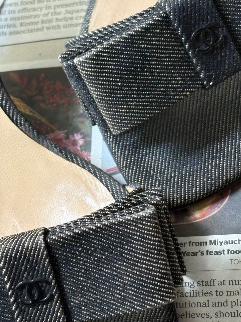 CHANEL ブラック リボン付きミュール