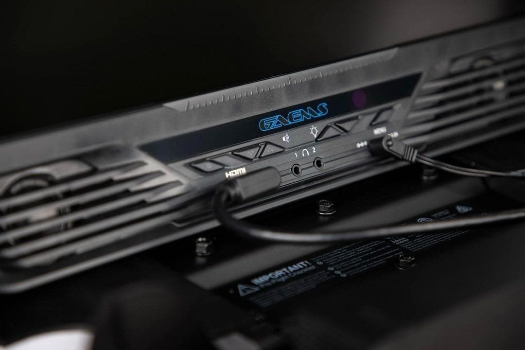 GAEMS ゲームス G190 バンガード ポータブル ゲーミングモニター