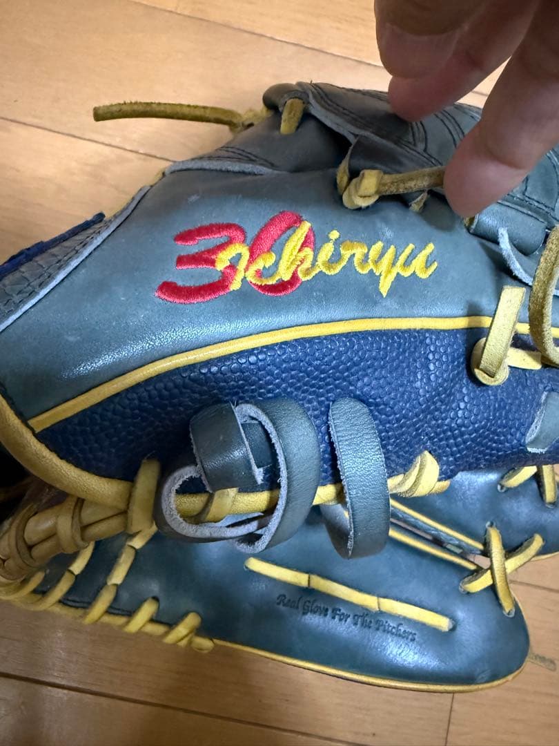 元広島カープ一岡竜司投手実使用　Wilson 硬式グローブ 2019年モデル