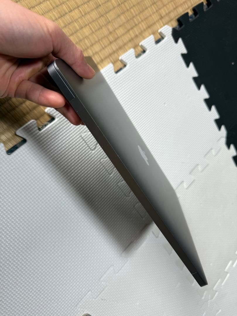 MacBook本体 MacBook Air 2018 i5 8GB/128GB