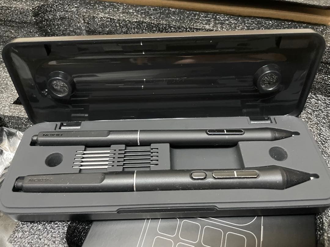 HUION Kamvas Pro 19 4K UHD 18.4型