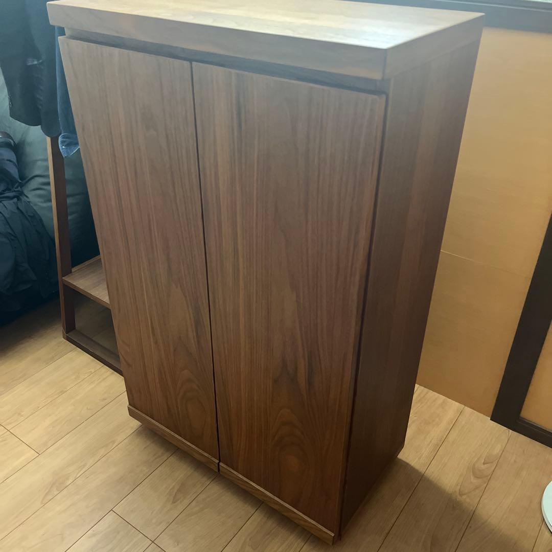 ダークブラウン木製キャビネット