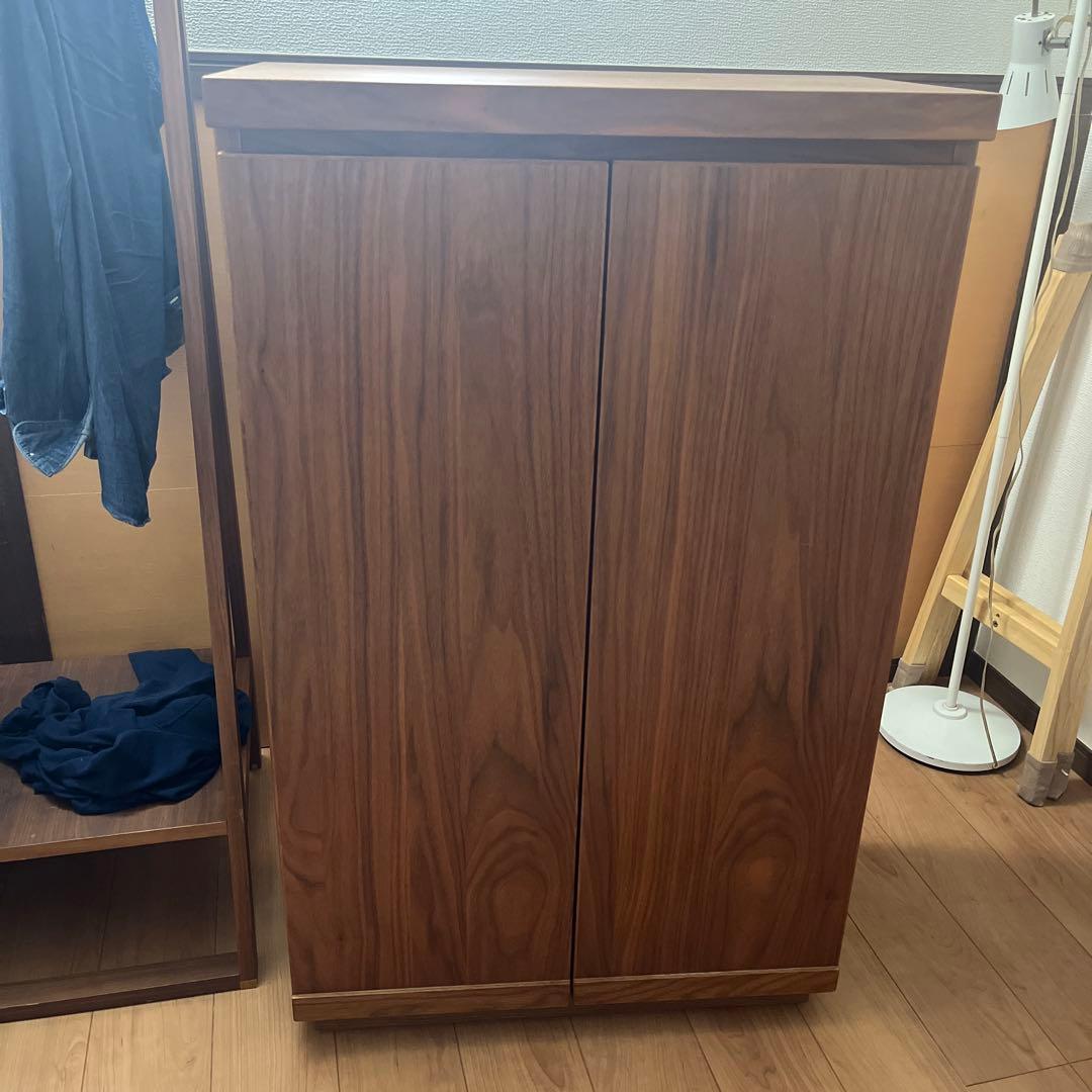 ダークブラウン木製キャビネット