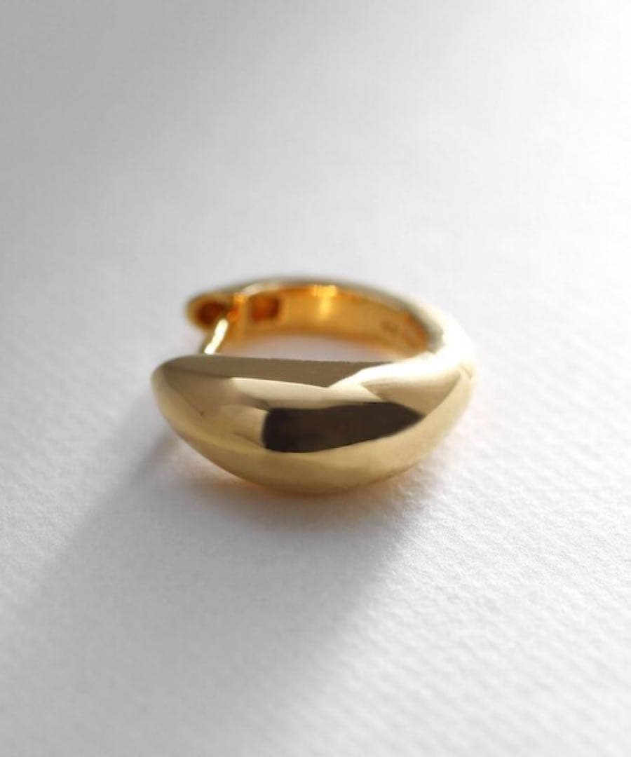 ⭐︎新品⭐︎COCOSHNIK シルバー ハギーフープ マーキスピアス GP