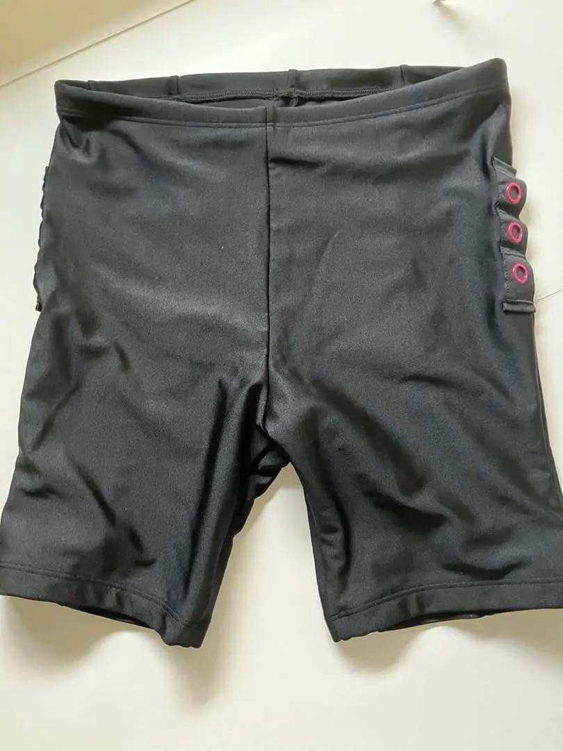 デサントとワコールコラボ　セパレート水着　新品未使用　値札付き　ウエストスッキリ