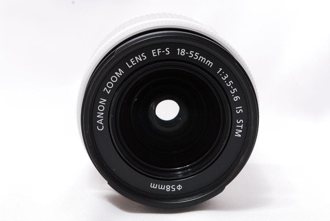 実用美品✨希少 ホワイト Canon EOS KissX7✨ショット数僅少 軽量