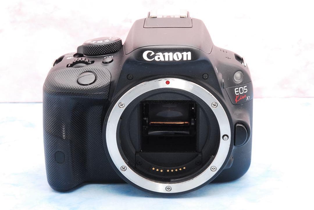 キャノン Kiss X7☆高性能STM＆超望遠☆一眼レフカメラ☆バッグ付