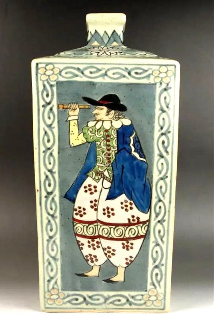 ★　名品【 南蛮人図角瓶 円左エ門 作 】阿蘭陀趣味染錦 金彩　金襴手★