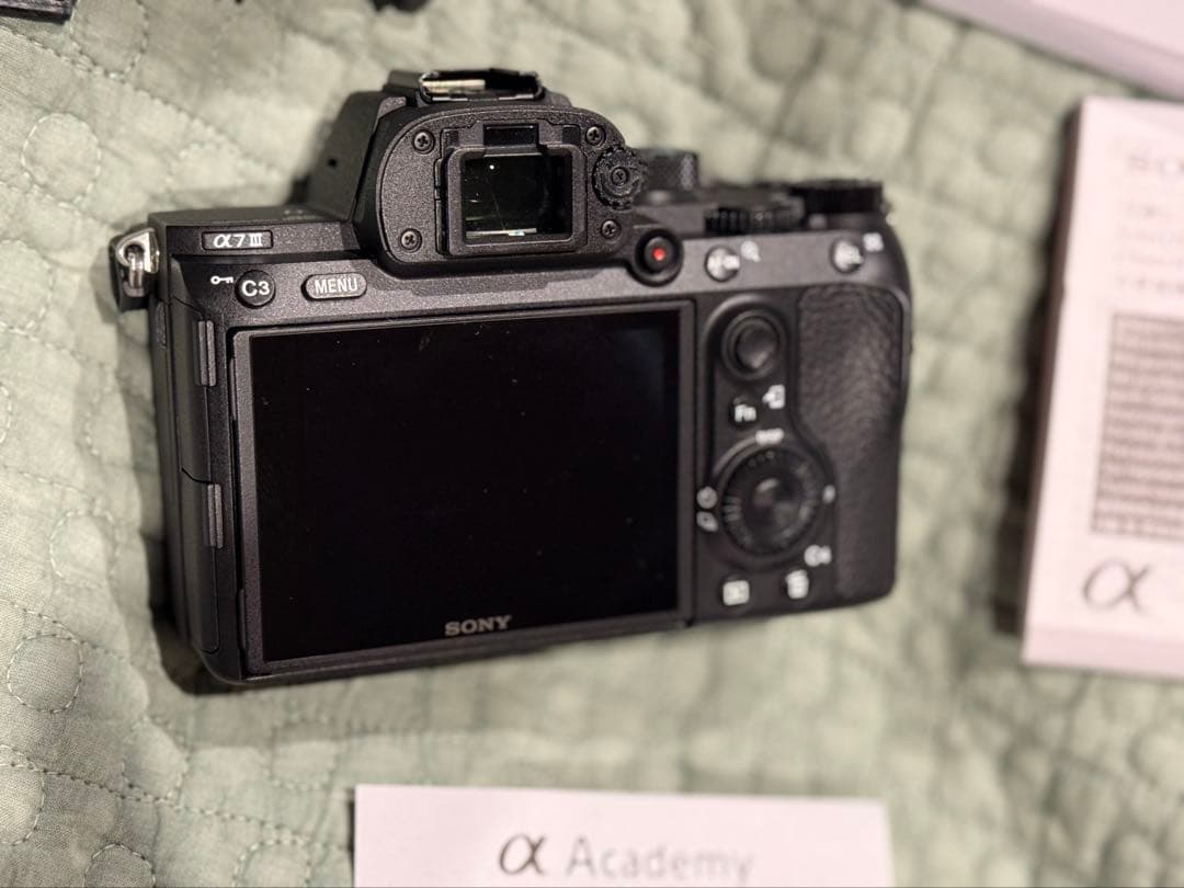 SONY α7III [ILCE-7M3]　シャッター回数1515回