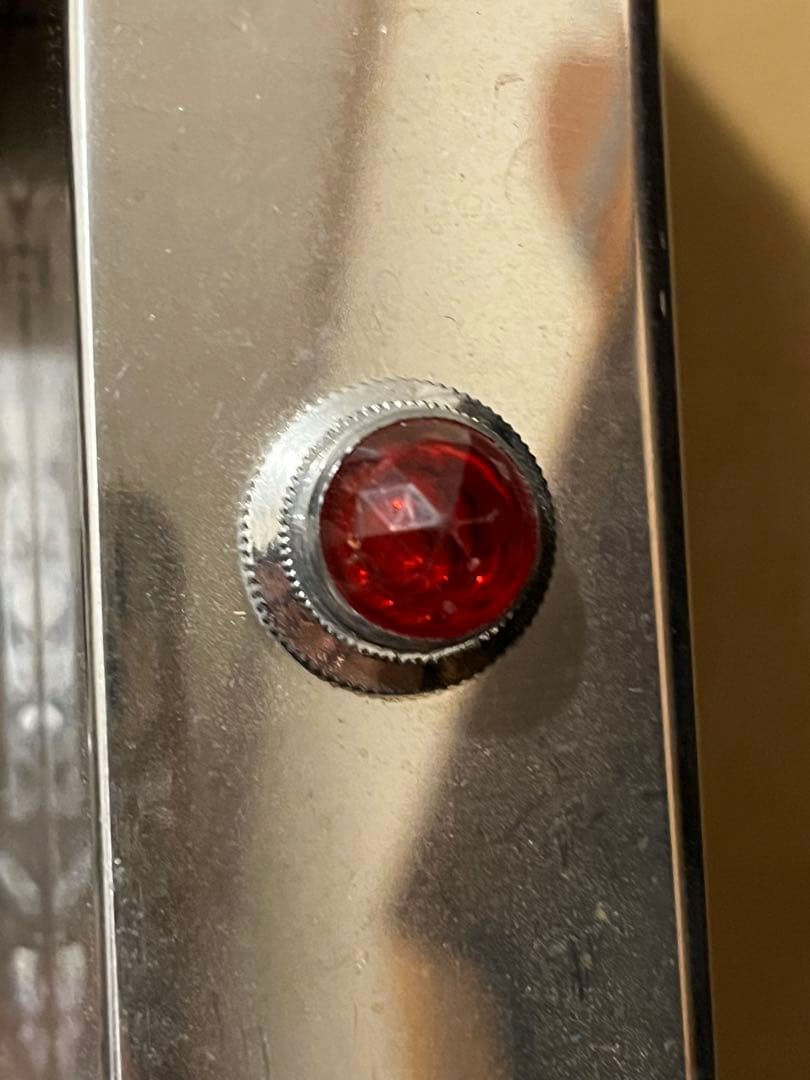 LEDパイロットランプ付ナンバープレート枠 レッド