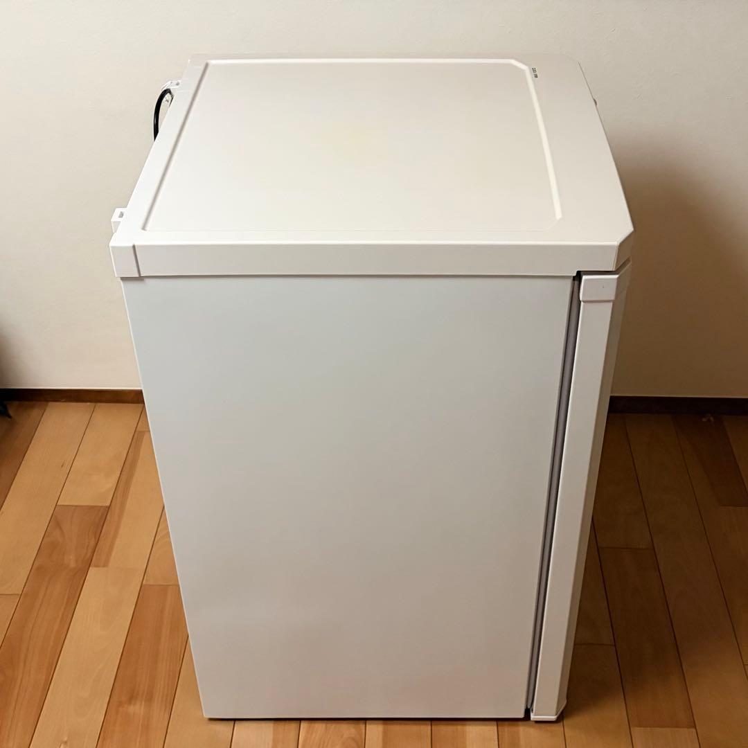 【本日限定値下げ】アイリスオーヤマ　冷凍庫　IUSD-9B-W