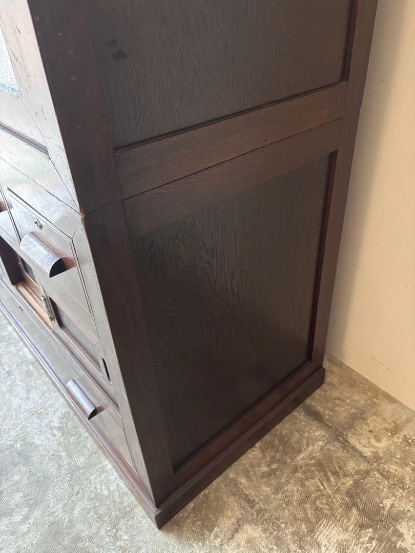 古い水屋箪笥　食器棚　ガラス棚　本棚　ガラスケース　箪笥 和家具　天然木