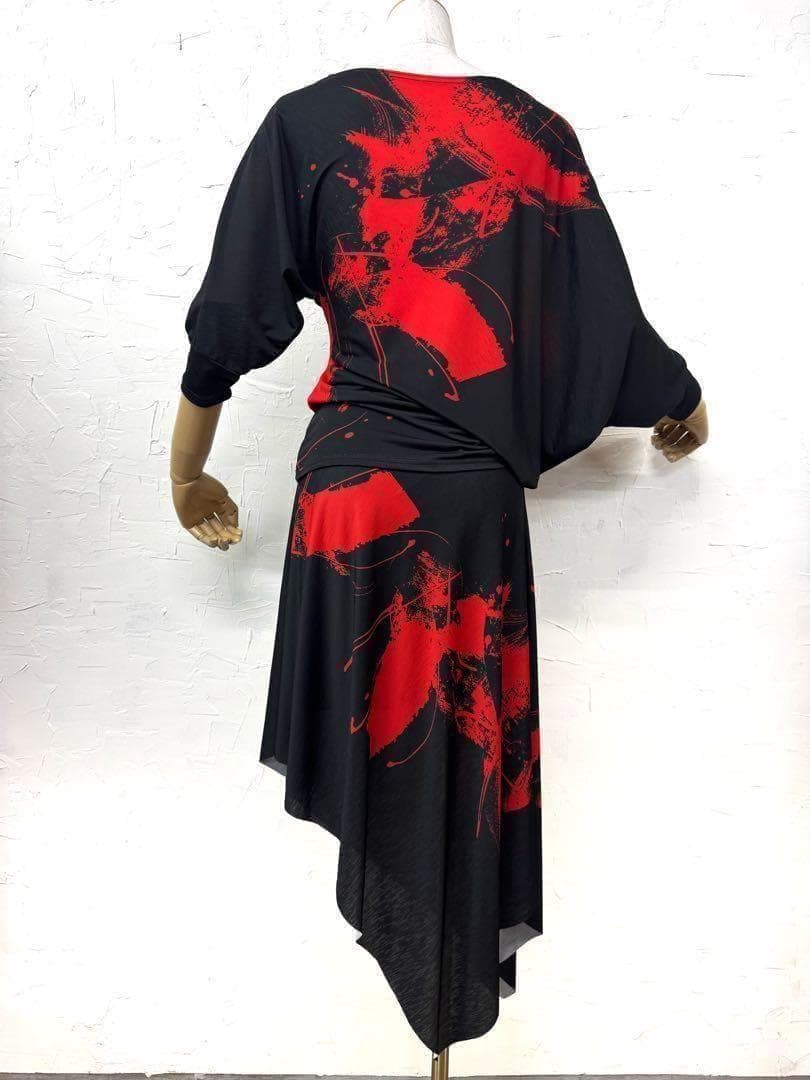 【ラテン】新品　黒　ツーピース　ドルマンセットアップ　赤黒　ｒ759