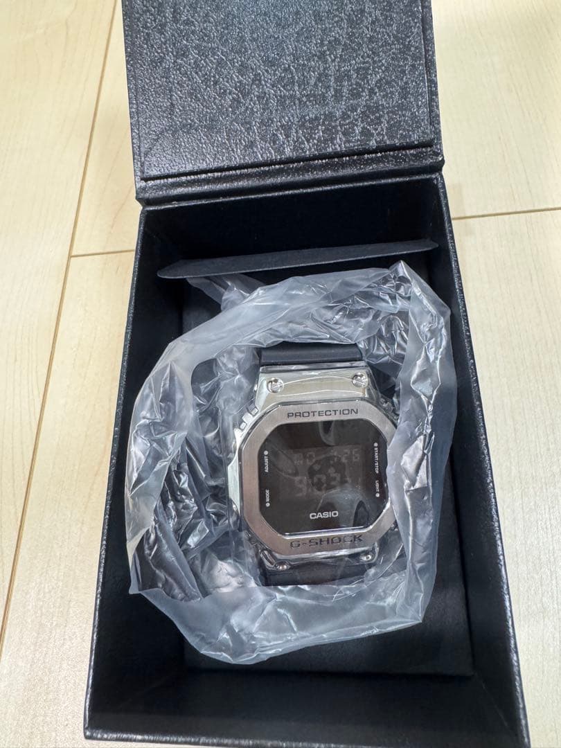 CASIO G-SHOCK GM-5600U-1JF シルバー 新品未使用品