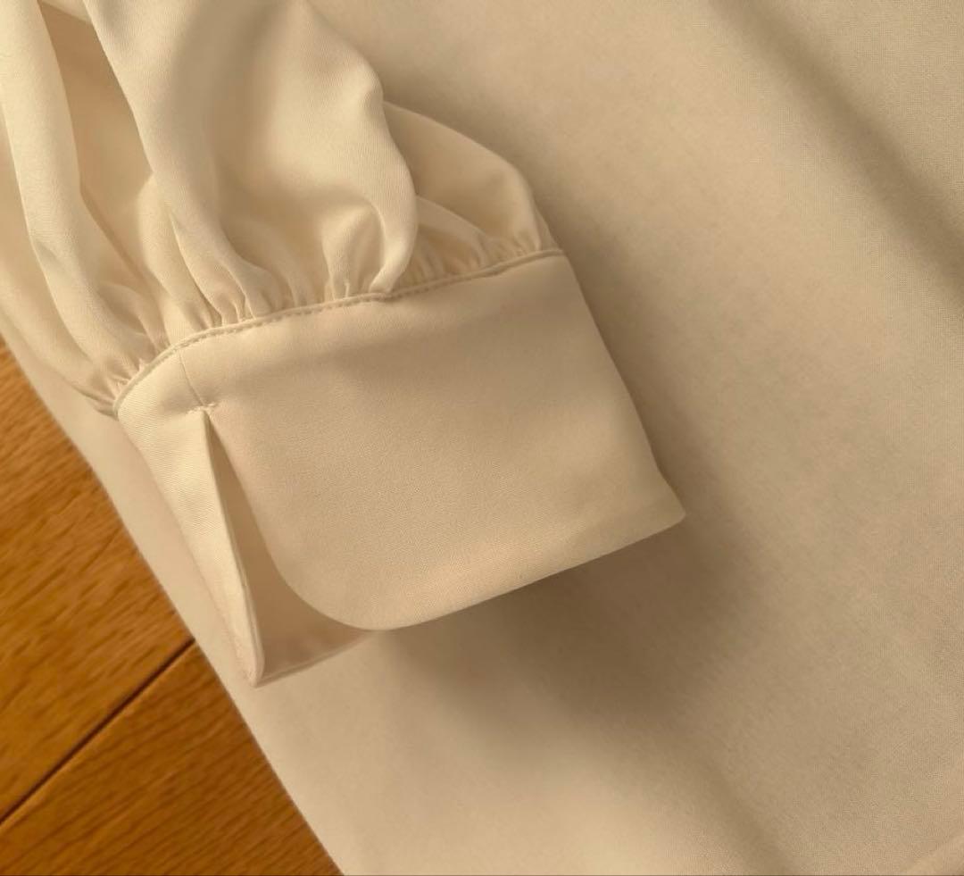 Ballsey シアートロ フリルネックブラウス　ホワイト