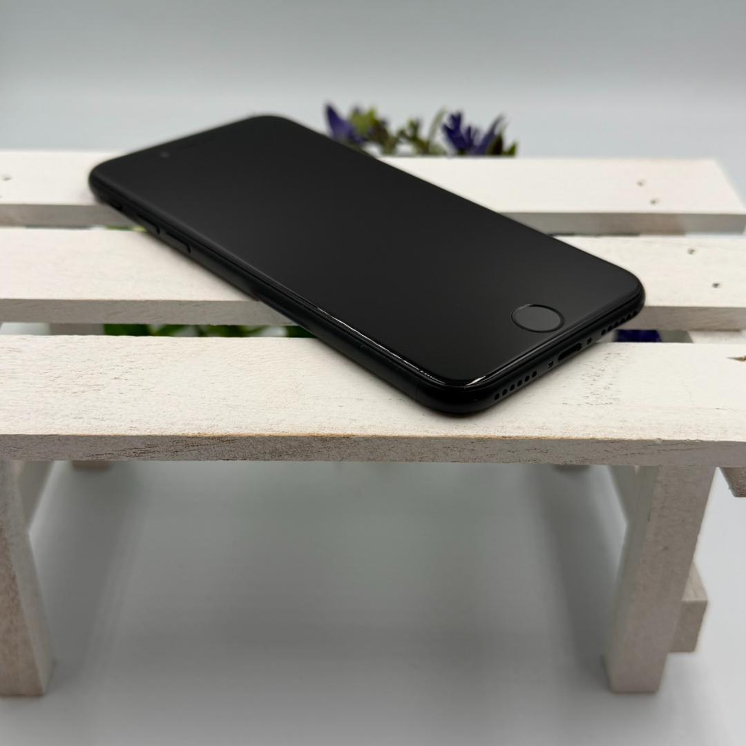 【美品】iPhone SE第3世代 64GB ミッドナイト 366