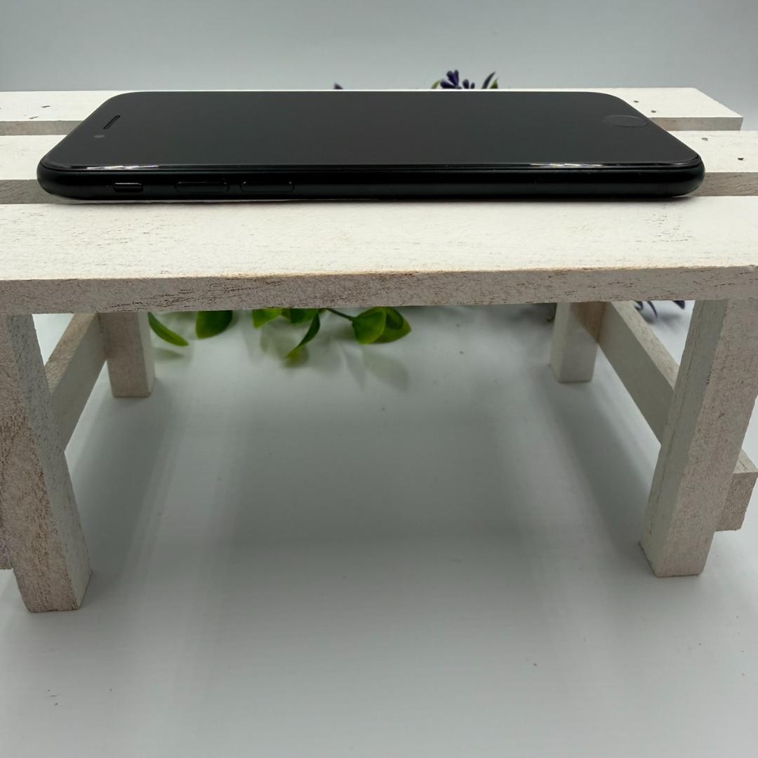 【美品】iPhone SE第3世代 64GB ミッドナイト 366