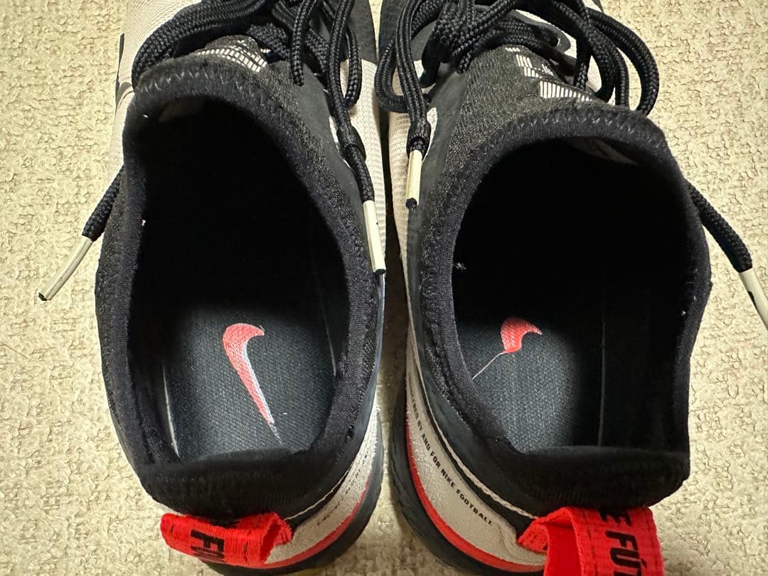 NikeF.C.フットボールシューズ ブラック/グレー/レッド