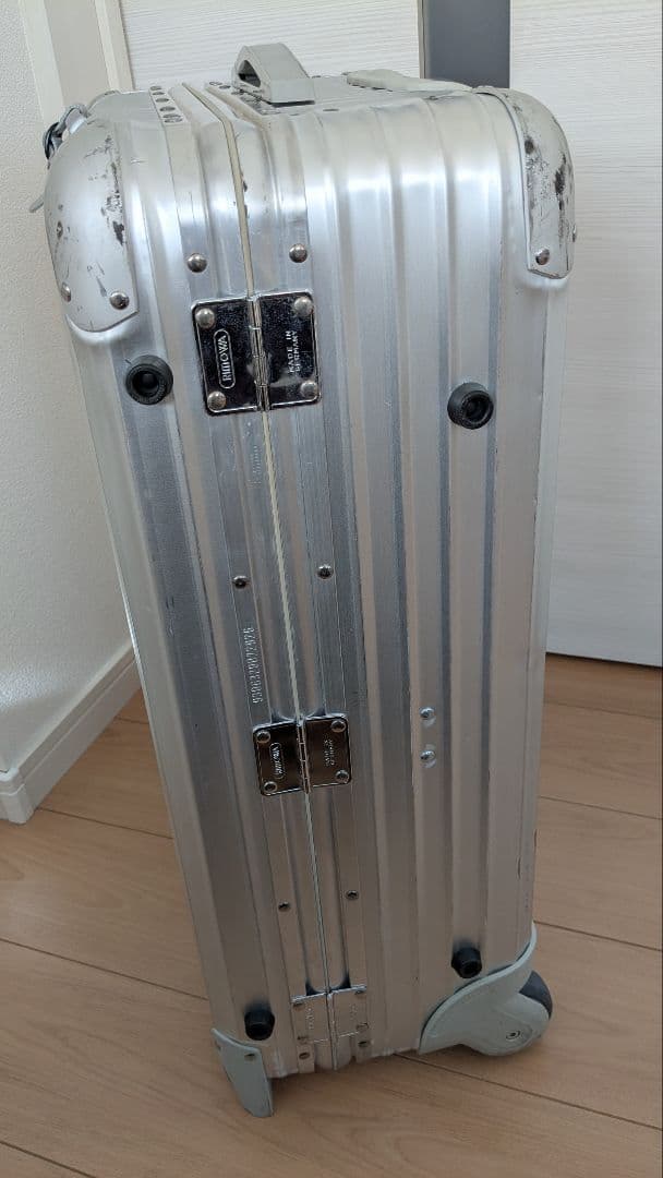 リモワ　RIMOWA　シルバー アルミニウム キャリーカート