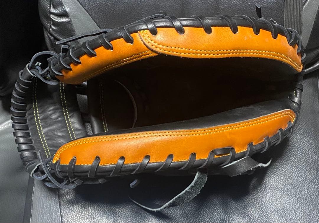 軟式用キャッチャーミット【阿部慎之助モデル】