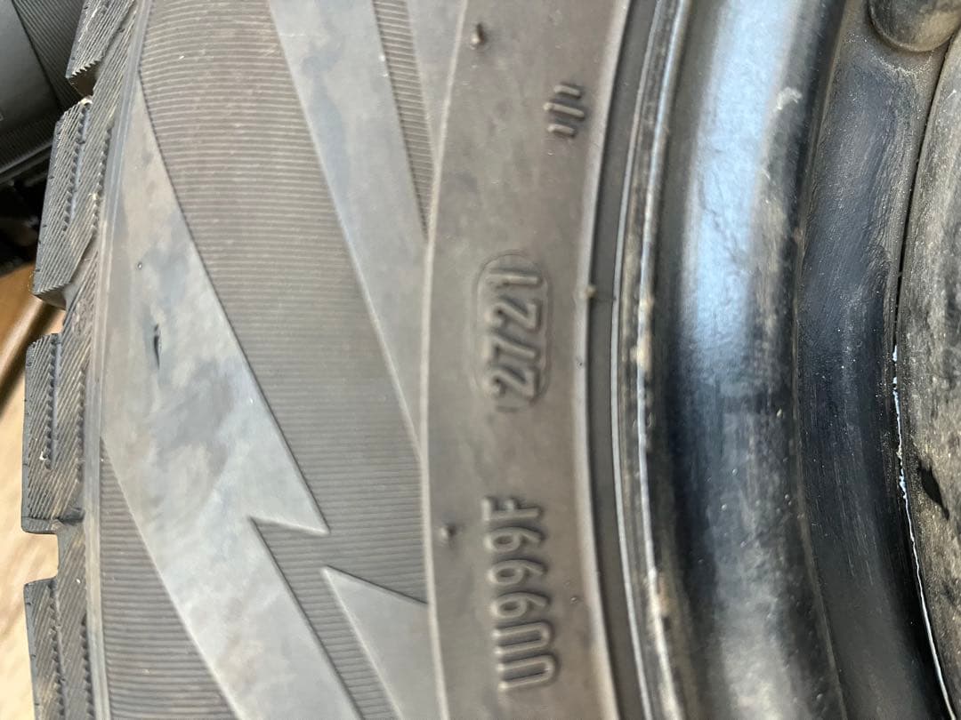 送料込セレナ等15インチ スチールホイールとスタッドレスタイヤセット