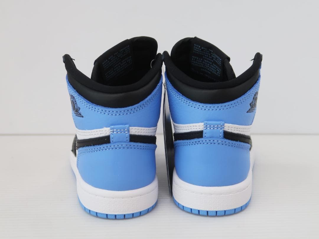 未使用 NIKE JORDAN 1 RETRO HIGH OG キッズ【G】.