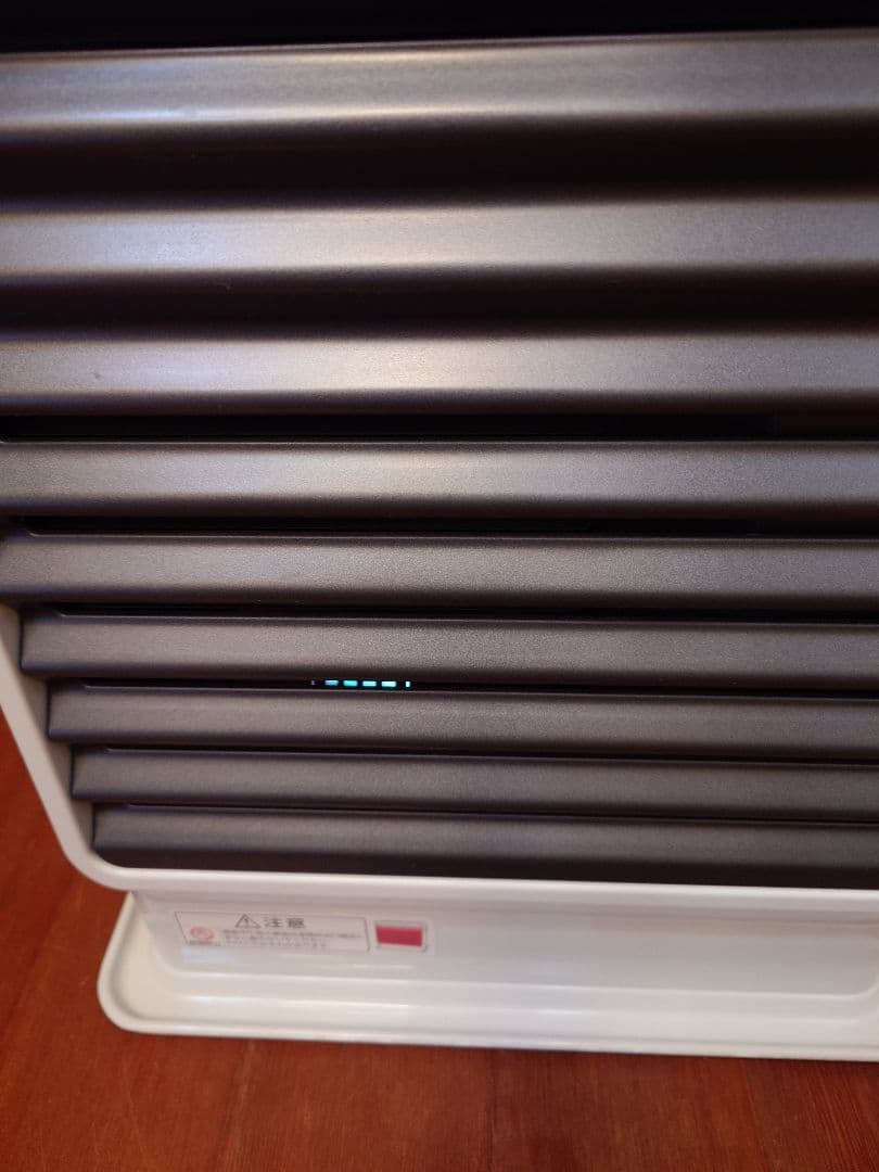 とても状態の良いダイニチ石油ブルーヒーター。