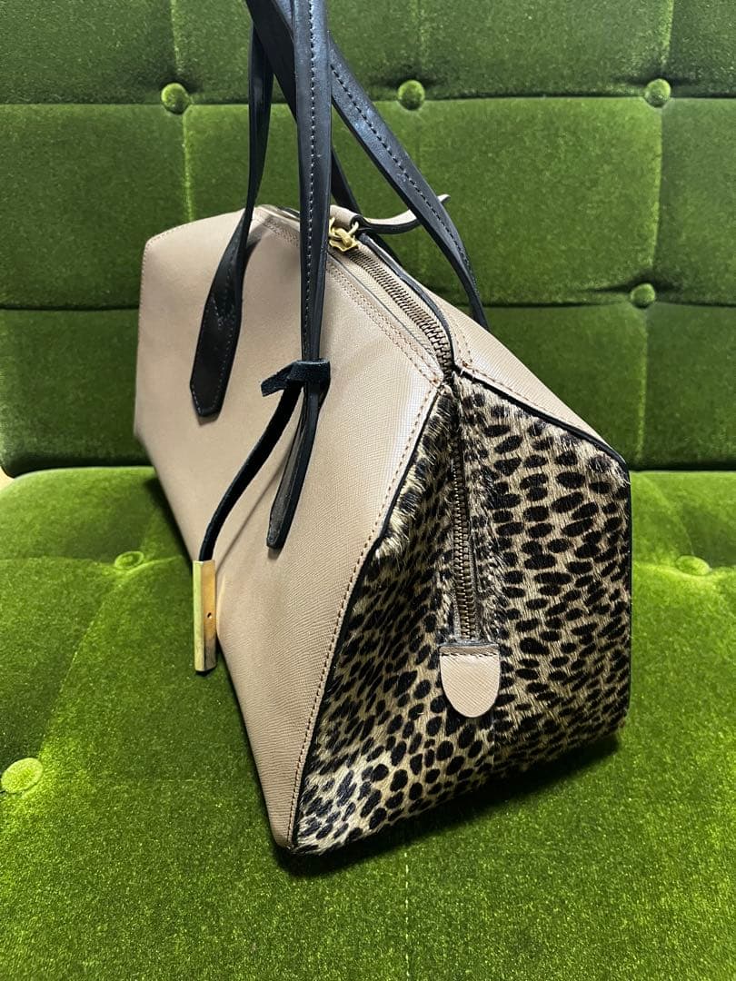 innue（イヌエ） 型押しレザーとハラコ　異素材MIX ボストンバッグ