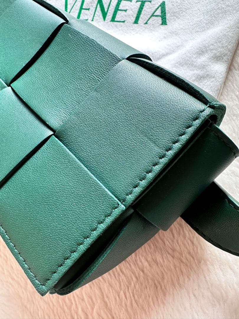 新品●BOTTEGA VENETA カセット ショルダーバッグ レザー ボッテガ