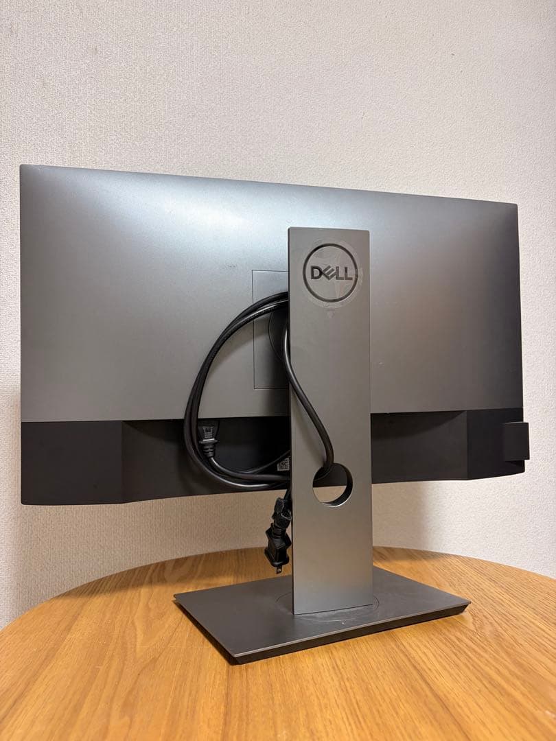 DELLU2520D 25インチモニター　USB-Cハブ　2K 回転機能高さ調整